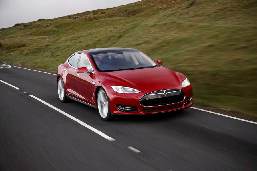  Tesla Model S P85+ 2014 года  (UK) (фото 9 из 30)